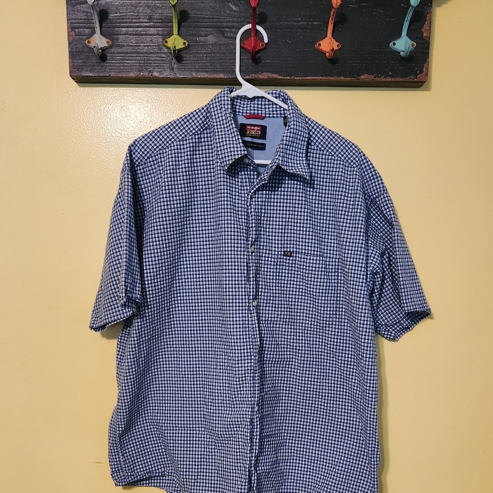 Wrangler Jeans men's button down short sleeve shirt. Blue/white plaid. XL. - Picture 1 of 1